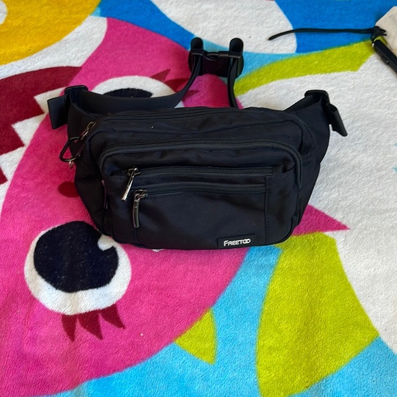 fanny pack for men or women - Picture 1 of 2